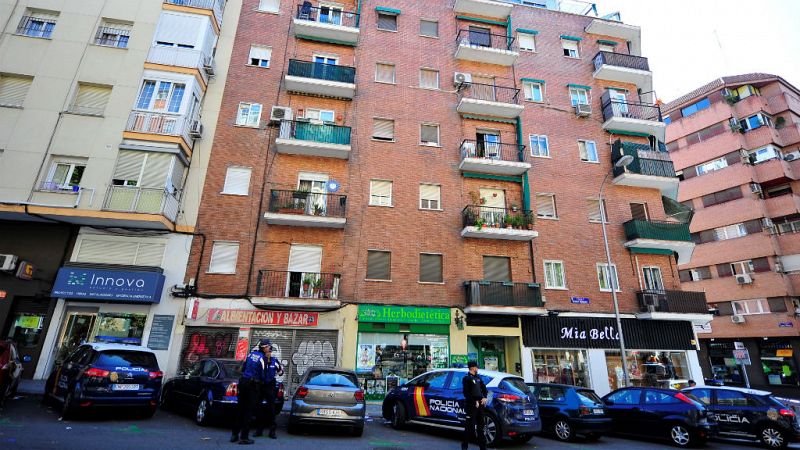  14 horas - Detenida una mujer en Madrid acusada de arrojarse por el balcón con su hija de dos años - Escuchar ahora