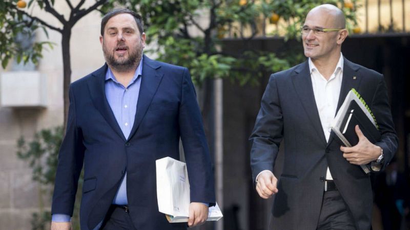 Boletines RNE - Junqueras y Romeva quieren encabezar las listas al Congreso y Senado en las generales - Escuchar ahora