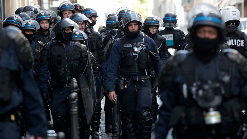 Más de 160 detenidos en nueva protesta de los "chalecos amarillos" en París - Escuchar ahora