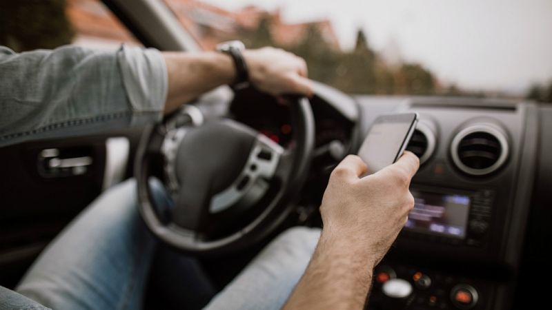 14 horas - Usar el móvil al volante causa 390 muertos al año - Escuchar ahora