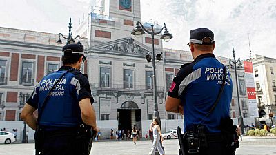 14 horas - La policía municipal de Madrid utilizará pistolas de descargas eléctricas - Escuchar ahora