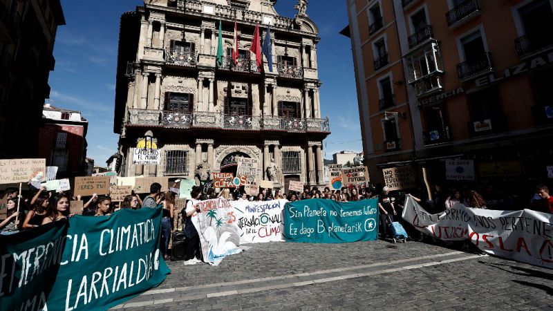 14 horas - Los estudiantes salen a la calle en la jornada de huelga mundial por el clima - Escuchar ahora