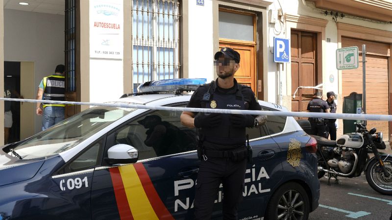 14 Horas - Un hombre asesina a su expareja en su puesto de trabajo en Las Palmas de Gran Canaria - Escuchar ahora