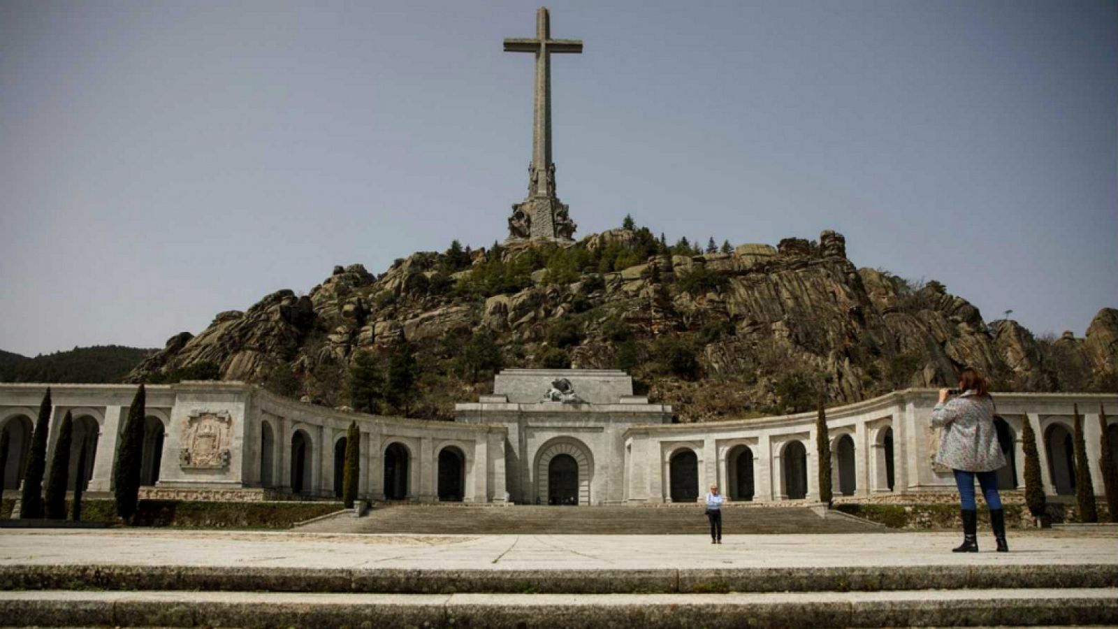  14 horas - El Tribunal Supremo autoriza la exhumación inmediata de Franco - Escuchar ahora