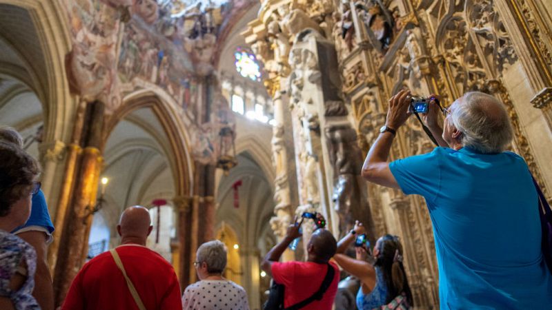 14 horas - España recibió menos turistas este verano, pero gastaron más - Escuchar ahora