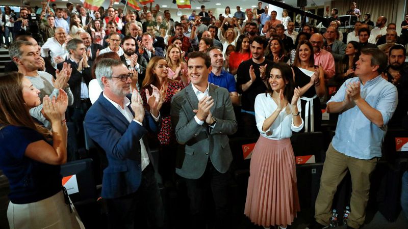Arrimadas invita a Pedro Sánchez a sumarse a la moción de censura contra  Torra - Escuchar ahora