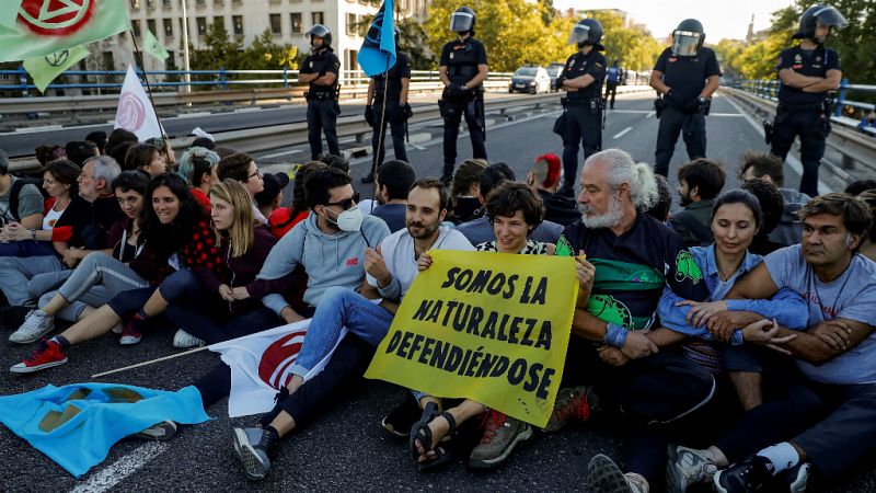 14 horas - Madrid se une a la ola de protestas climáticas con acampadas y cortes en el tráfico - Escuchar ahora