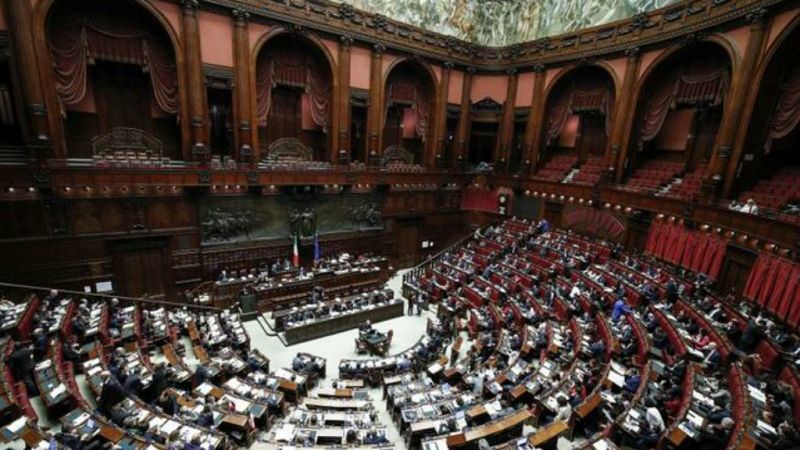 14 horas - Italia quiere reducir el número de sus parlamentarios - Escuchar ahora