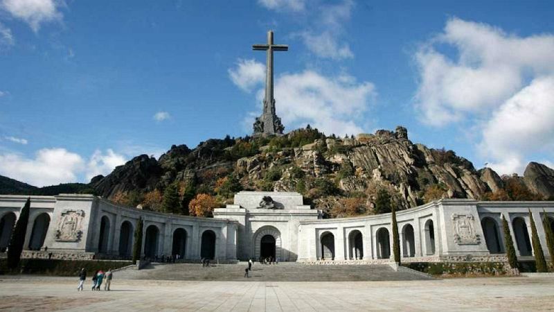 Boletines RNE - El Supremo responde a los Franco que el Gobierno no necesita la autorizacin de la Iglesia - Escuchar ahora