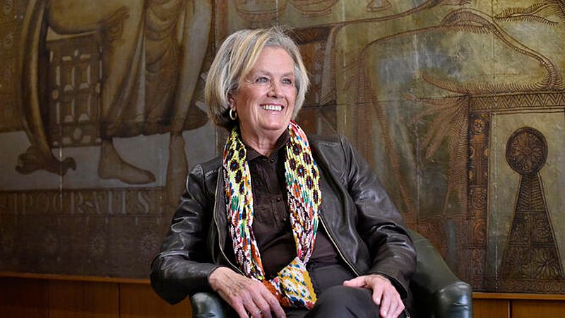  Las mañanas de RNE con Íñigo Alfonso - Ana Casas, oncóloga, paciente de cáncer de mama y mucha "Actitud Frente al Cáncer" - Escuchar ahora