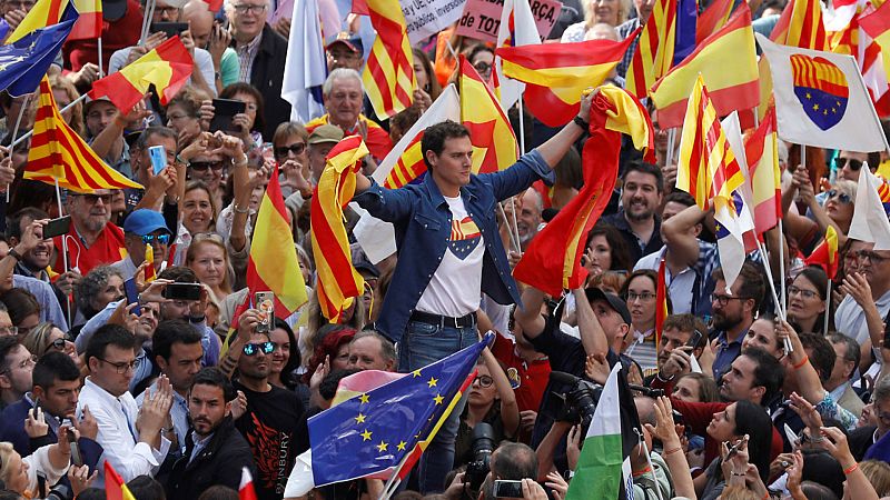 Boletines RNE - Rivera quiere ser presidente para encarcelar a los que "rompan" España - Escuchar ahora