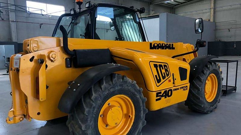 La maquinaria para exhumar a Franco entra en el Valle de los Ca�dos - Escuchar ahora