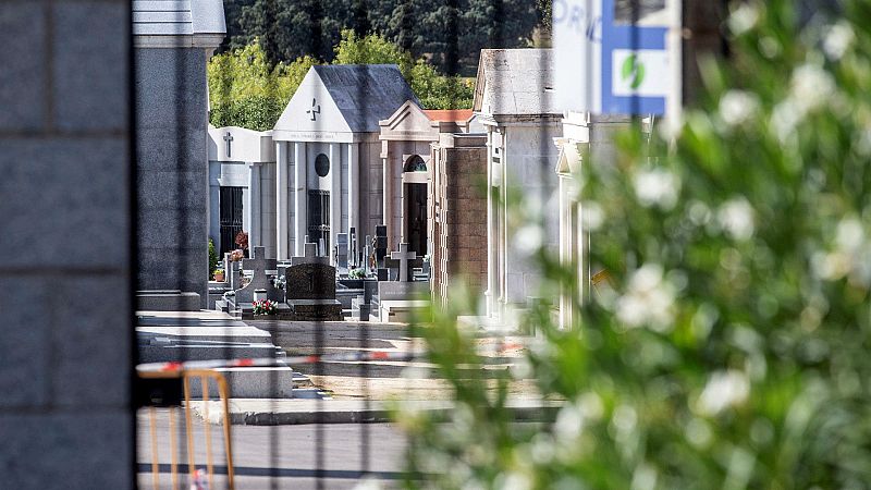  Boletines RNE - La familia Franco quiere enterrar al dictador en un sitio diferente al designado por el Gobierno - Escuchar ahora 