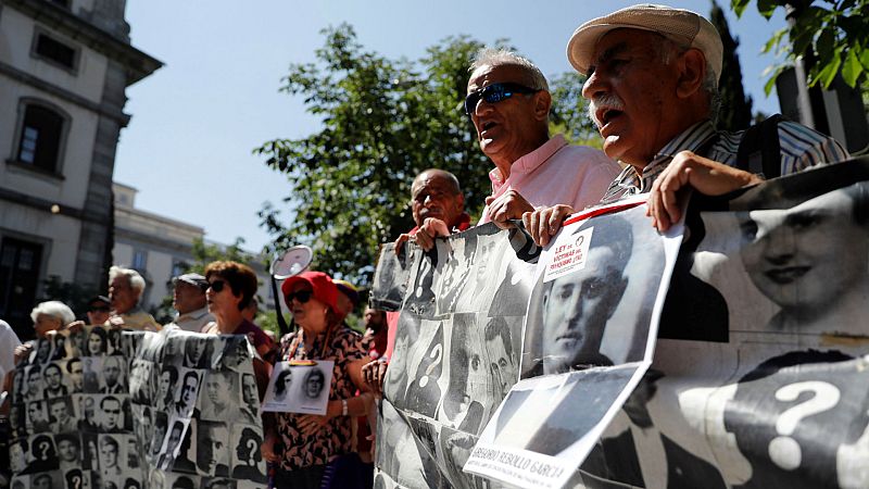 14 horas - "Han sacado al dictador, pero �van a sacar a los nuestros?" - Escuchar ahora 