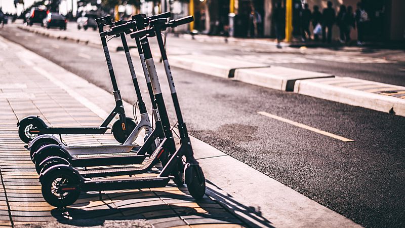 Francia endurece su reglamento sobre el uso de patinetes eléctricos - Escuchar ahora 