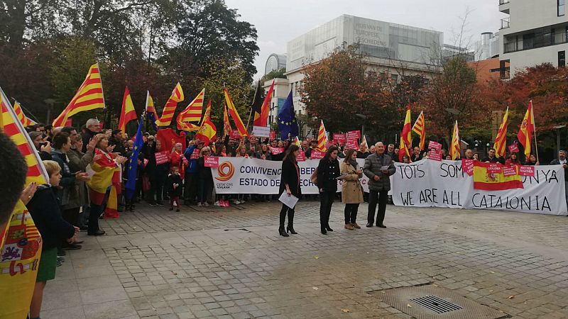 14 horas fin de semana - En Bruselas también manifestación por la unidad de España - Escuchar ahora