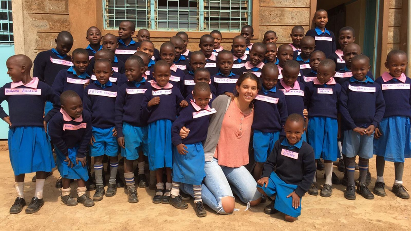 Camino A La Educacion Por La Tecnologia En La Escuela De St Martin S En Kibagare En Kenia