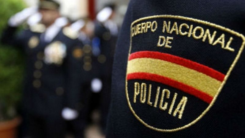 Boletines RNE - Detenido un hombre acuado de asesinar a su pareja sentimental en Almería - Escuchar ahora