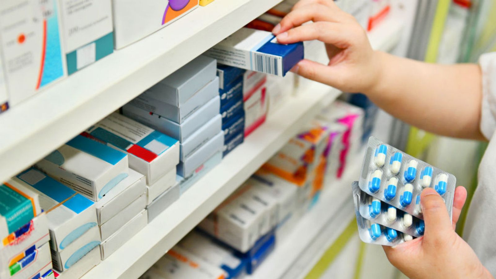 Boletines RNE - Más de 1.200 medicamentos bajan de precio desde este viernes - Escuchar ahora