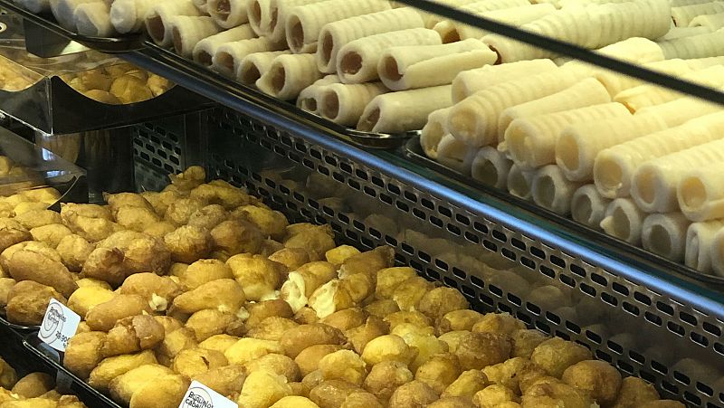 Crónica de Madrid - Las pastelerías madrileñas elaboran 345.000 kilos de buñuelos - Escuchar ahora