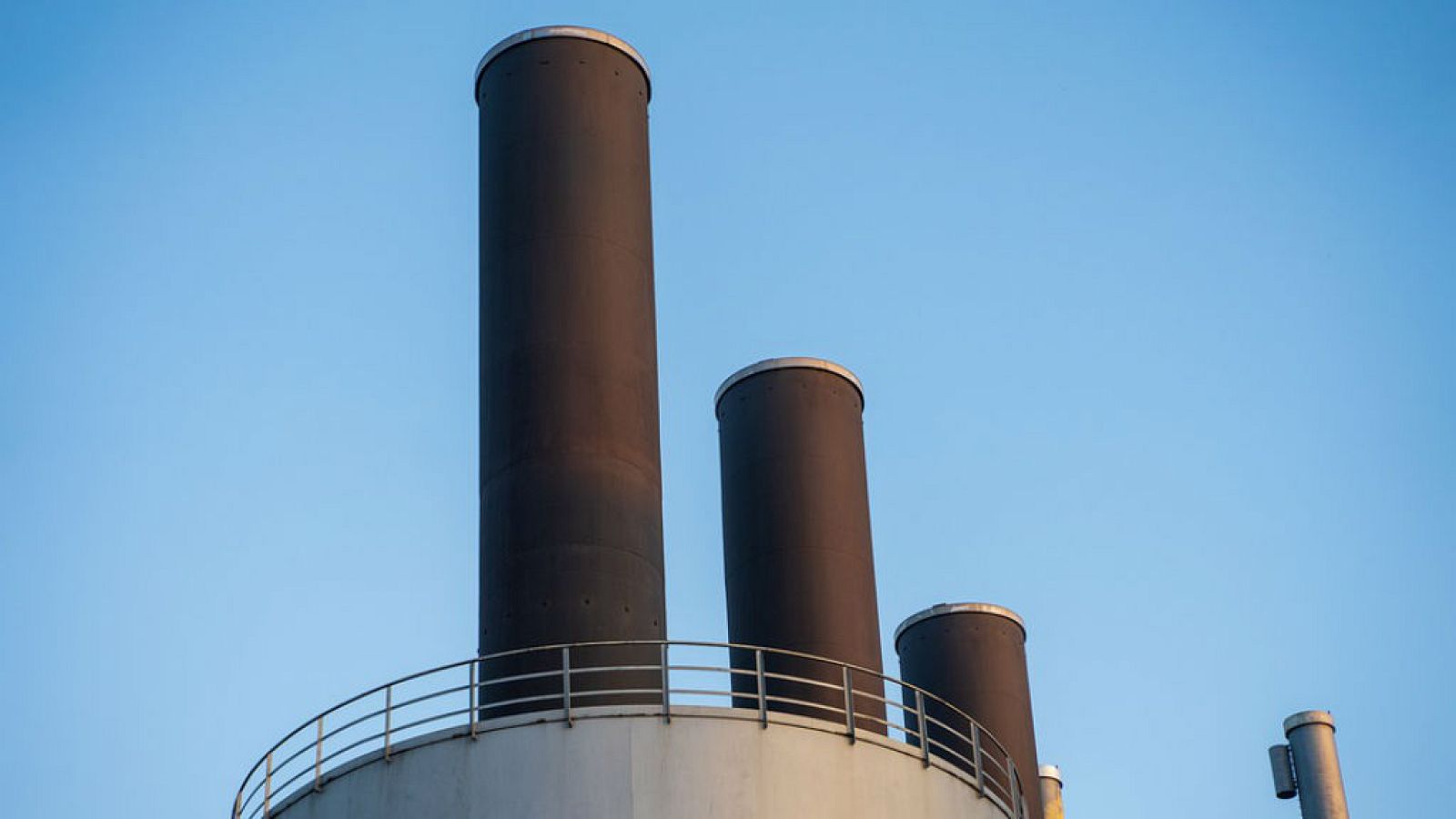 Empresas que relocalizan su producción industrial - Escuchar ahora