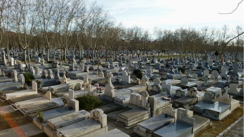  Turismo de cementerios y tradiciones de los Santos - Escuchar ahora