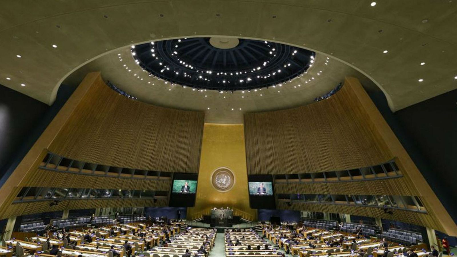  Boletines RNE - Naciones Unidas confirma a España como sede de la Conferencia Mundial del Clima - Escuchar ahora 