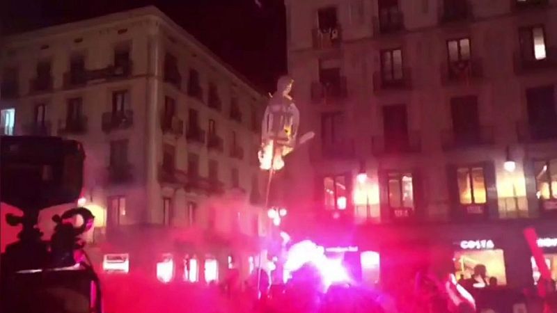 Centenares de personas se manifiestan en Barcelona bajo el lema 'Muera ...