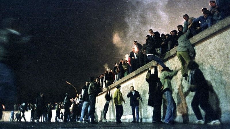  Las mañanas de RNE con Íñigo Alfonso - Comentario de Soriano - Berlín: 30 años sin el Muro - 4/11/19 - Escuchar ahora