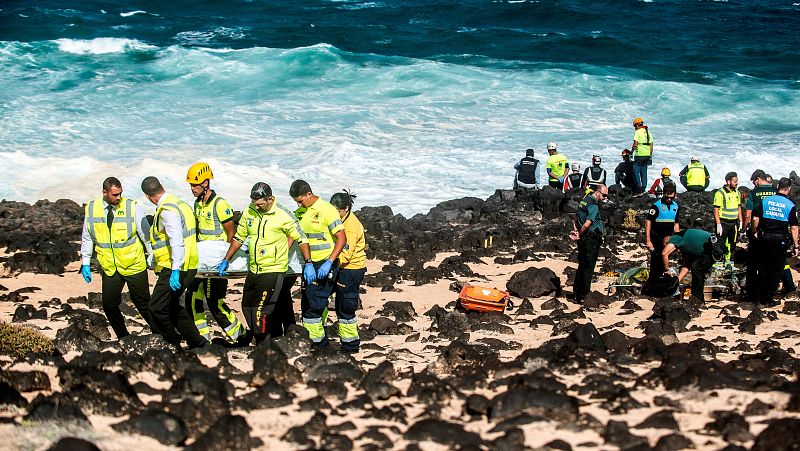  Las mañanas de RNE con Íñigo Alfonso - Cinco muertos al naufragar una patera en Lanzarote - Escuchar ahora