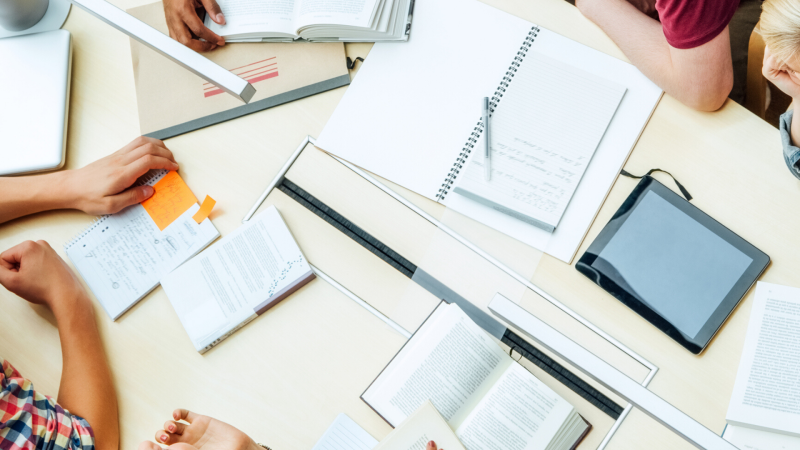 ¿Cómo ven los jóvenes el futuro político de nuestro país? - escuchar ahora