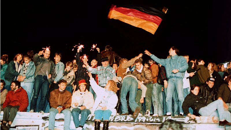 Las mañanas de RNE con Íñigo Alfonso - Las horas en las que cayó el Muro de Berlín  - Escuchar ahora