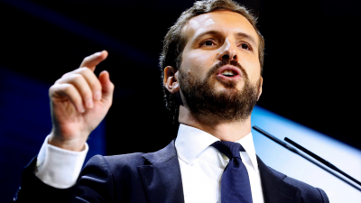 Pablo Casado manda dos millones de mensajes a télefonos móviles pidiendo el voto - escuchar ahora