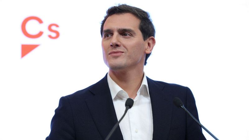 Boletines RNE - Albert Rivera, del auge a la debacle política - Escuchar ahora 