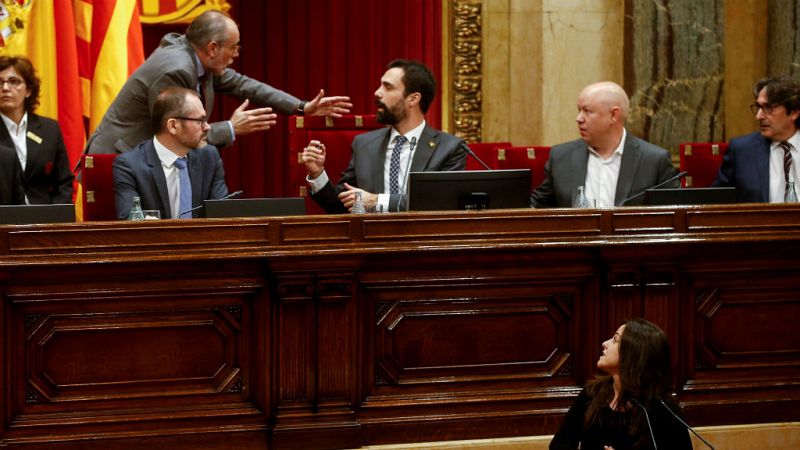 Boletines RNE - El Parlament aprueba la moción de la CUP sobre autodeterminación de Cataluña - Escuchar ahora 