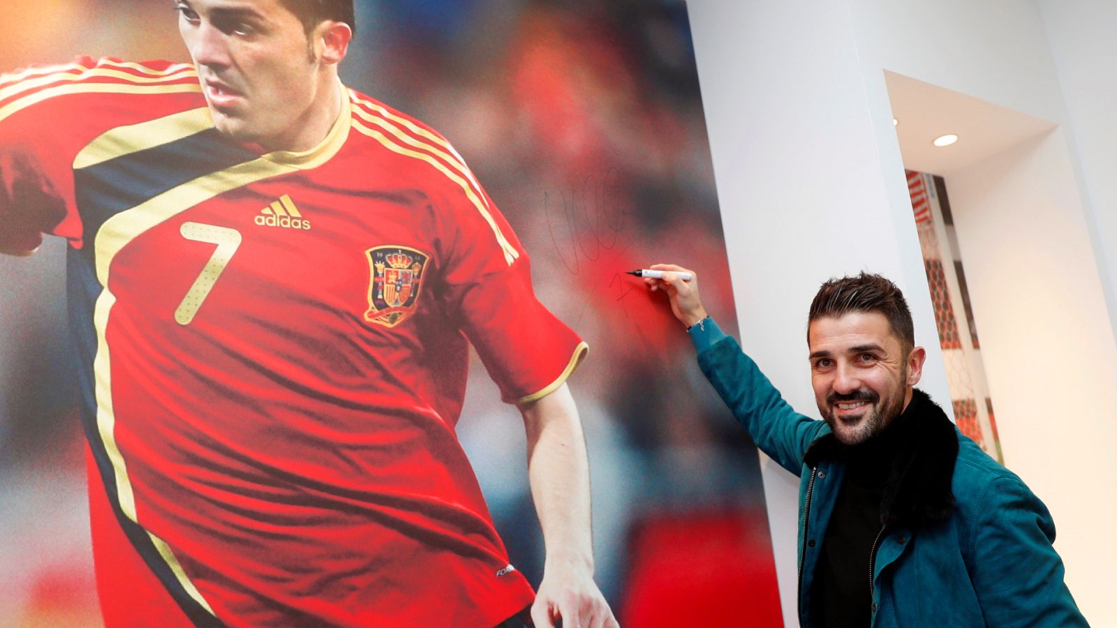  Las mañanas de RNE con Íñigo Alfonso - David Villa deja el fútbol a los 38 años - Escuchar ahora