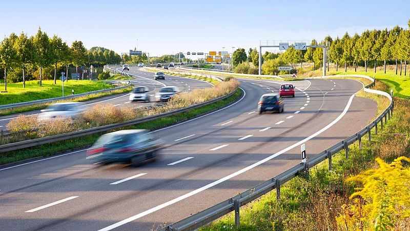 Europa abierta en Radio 5 - Holanda limita la velocidad a 100 por hora en todas sus carreteras. Medida urgente contra la contaminación - 14/11/19 - Escuchar ahora