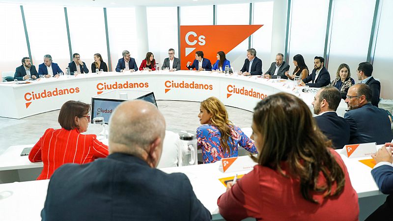 Boletines RNE - Voces críticas a Rivera piden reconfigurar Ciudadanos - Escuchar ahora