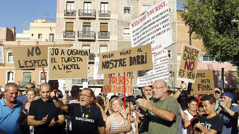 14 horas - Barcelona prohíbe la apertura y ampliación de pisos turísticos - Escuchar ahora
