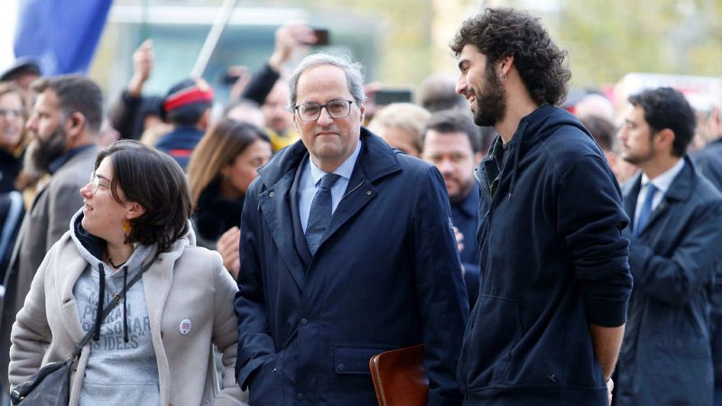 Boletines RNE - Quim Torra declara por un delito de desobediencia por los lazos amarillos - Escuchar ahora 