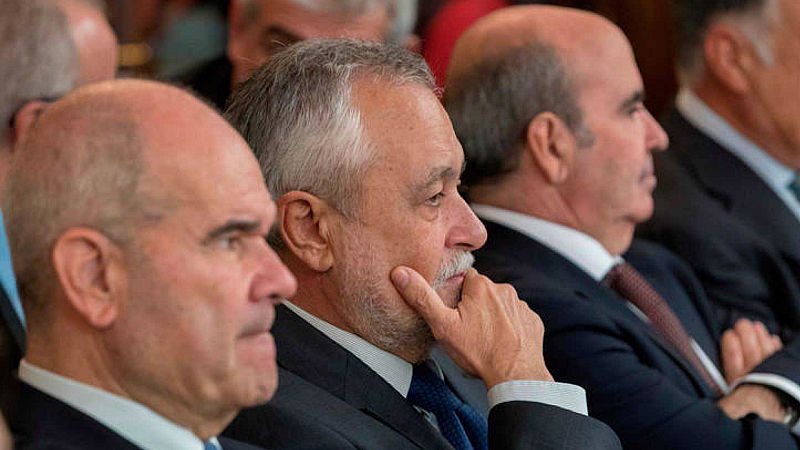  14 horas - Chaves y Griñán, dos históricos del PSOE "responsables del fraude" - Escuchar ahora