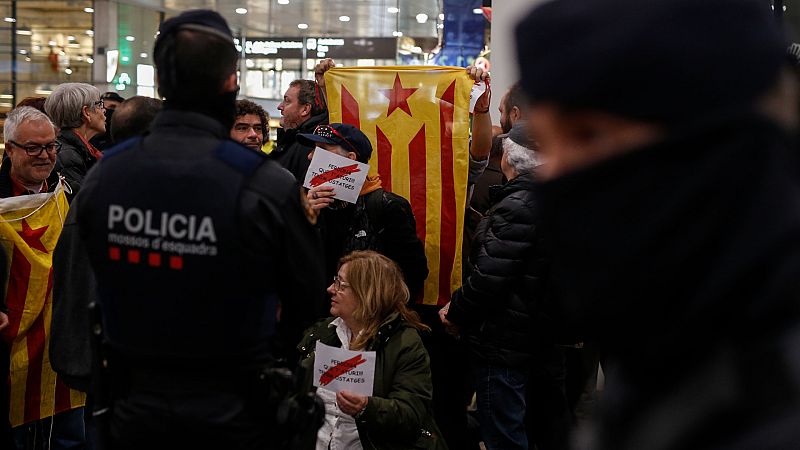  Las Mañanas de RNE con Íñigo Alfonso - Desalojan a los independentistas 20 días depués de acampar - Escuchar ahora