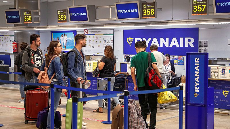 14 horas - Ryanair tendrá que devolver los 20 euros que cobró a una mujer por llevar una maleta de mano en cabina - Escuchar ahora