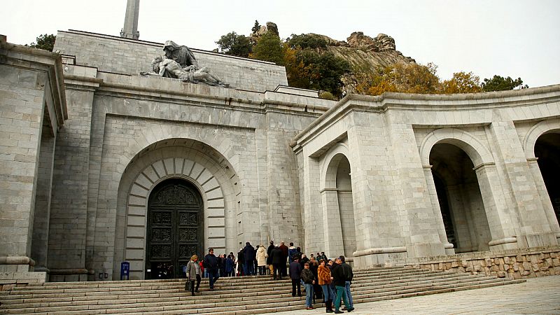 Boletines RNE - La Asamblea de Madrid insta al Goierno reconvertir el Valle de los Caídos en un espacio de memoria  - Escuchar ahora