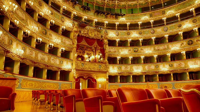 Las mañanas de RNE con Íñigo Alfonso - La Fenice vuelve a levantar el telón en Venecia tras las inundaciones - Escuchar ahora