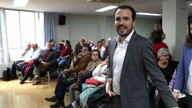 Boletines RNE - Las bases de IU apoyan el acuerdo con el PSOE - Escuchar ahora