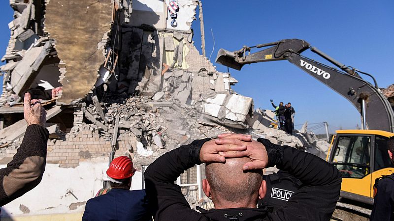 14 horas - Una docena de personas fallecidas en el terremoto de Albania - Escuchar ahora