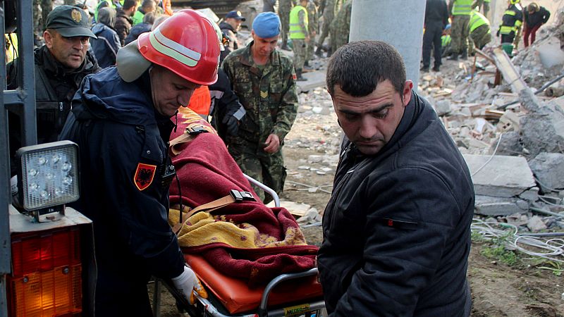 Boletines RNE - Continúan los trabajos de rescate en Albania - Escuchar ahora