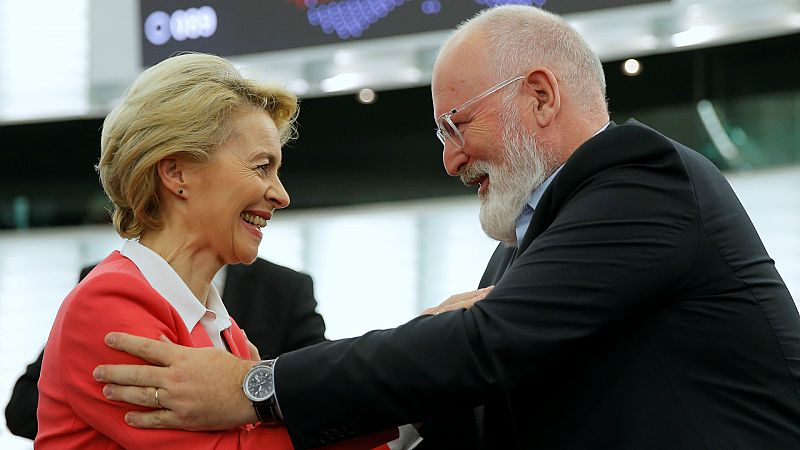 Boletines RNE - El Parlamento Europeo aprueba la Comisión de von der Leyen - Escuchar ahora