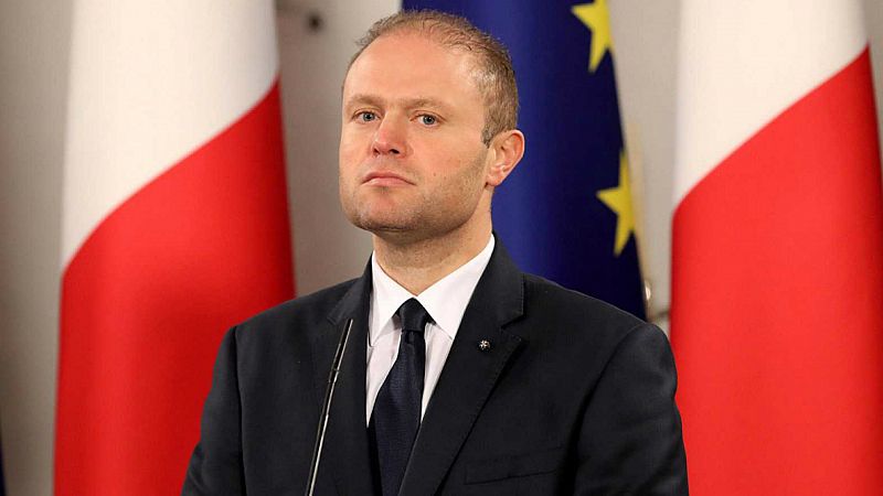  Las mañanas de RNE con Íñigo Alfonso - El primer ministro de Malta anuncia que dimitirá en enero tras el escándalo de la periodista asesinada - Escuchar ahora